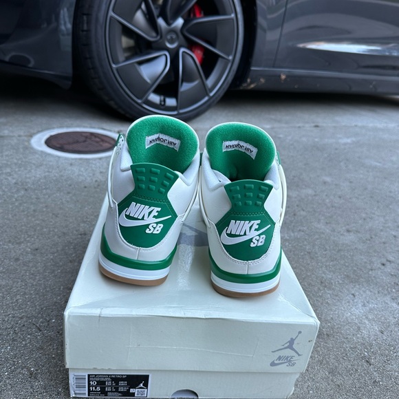 Jordan 4 Nike SB size 10